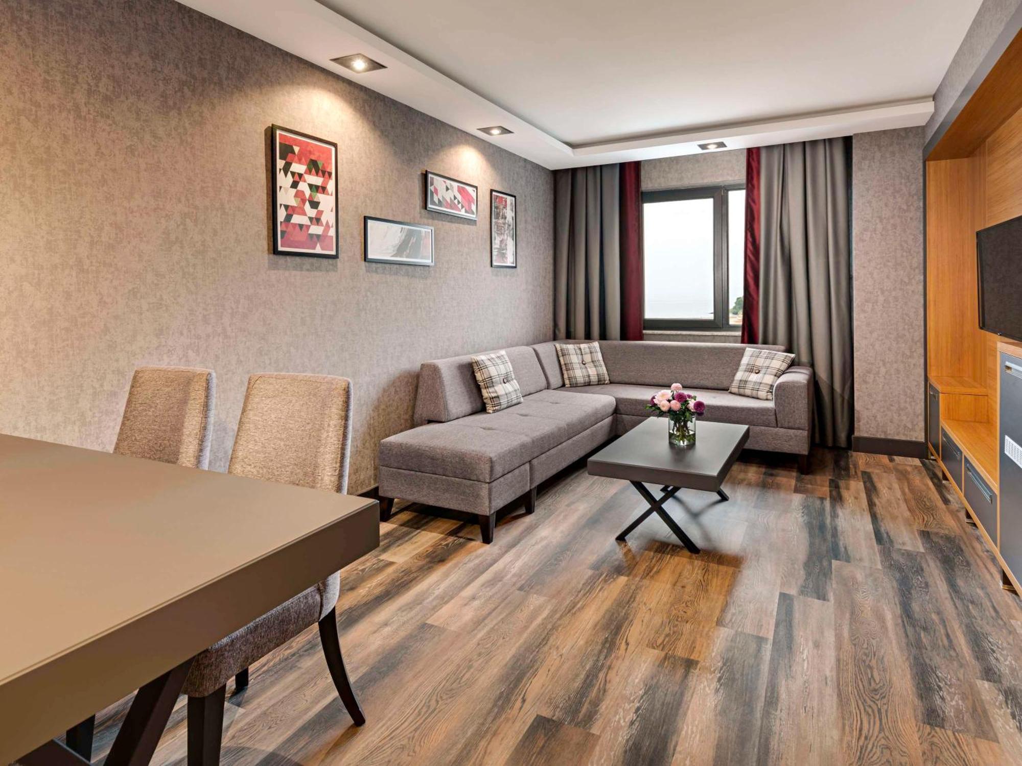 Hotel Moevenpick 4*