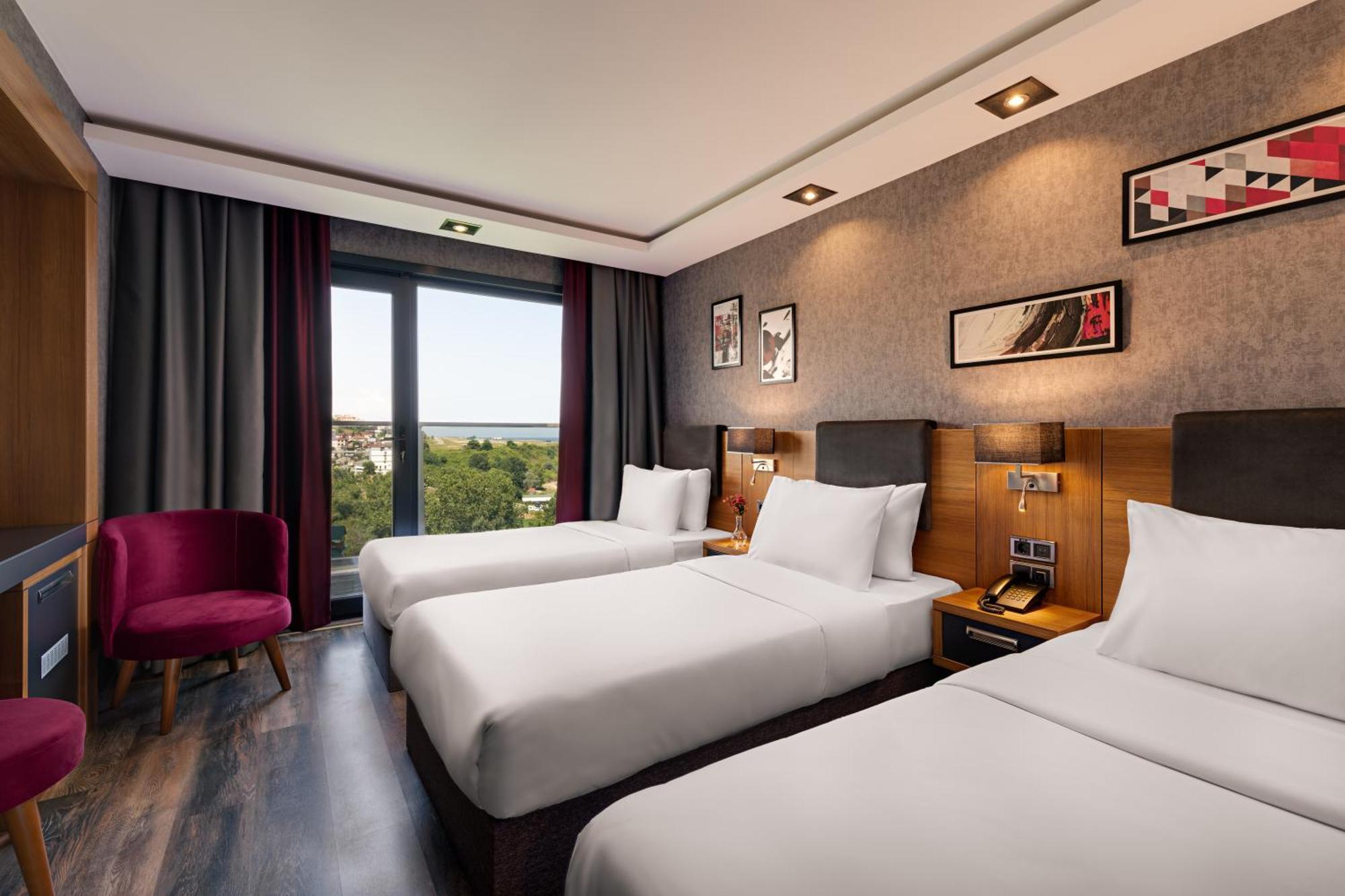 Hotel Moevenpick 4*